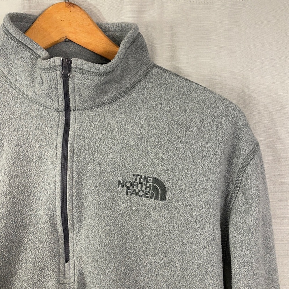 THE NORTH FACE Men’s Gray Polyester Pullover (L)